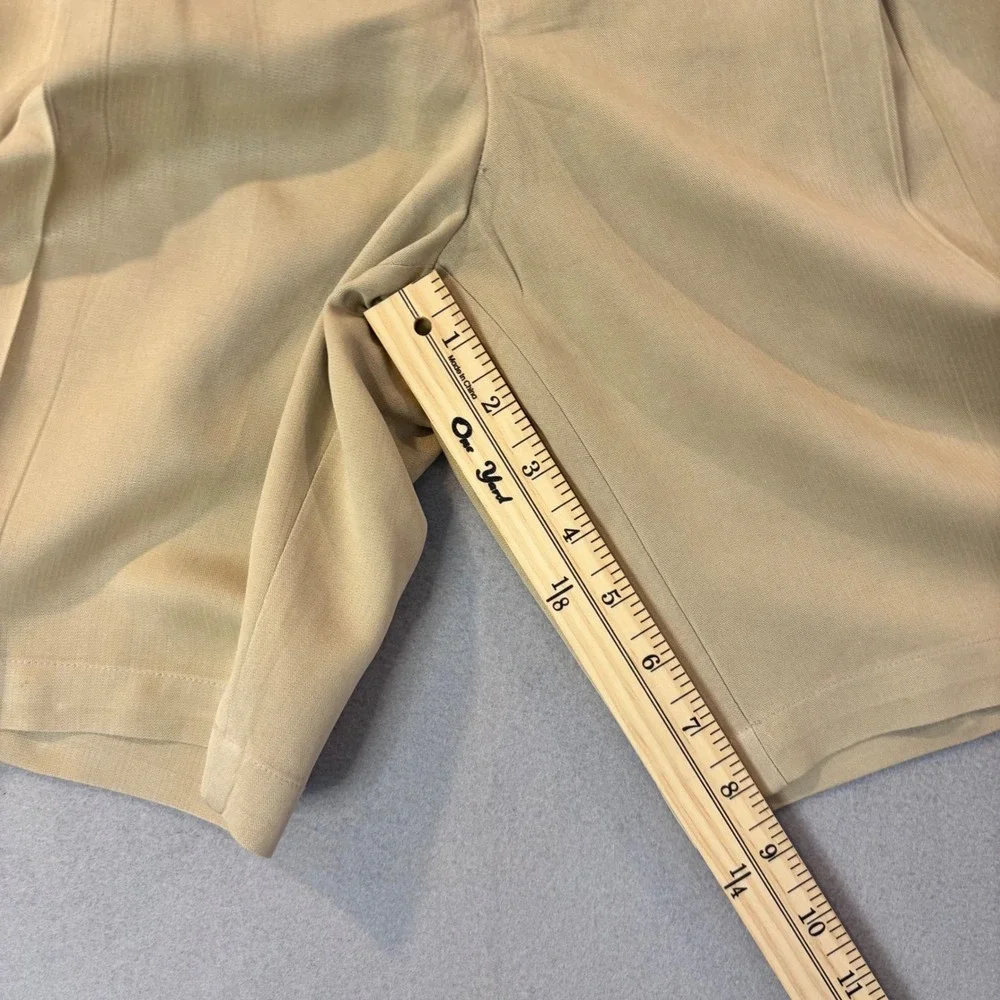 Vintage Tommy Bahama Mens 100% Silk Pleated Dress Shorts Tan Khaki 34x8.5